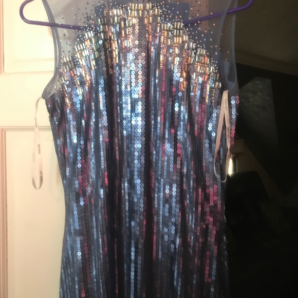 Dress - Picture 2 of 4